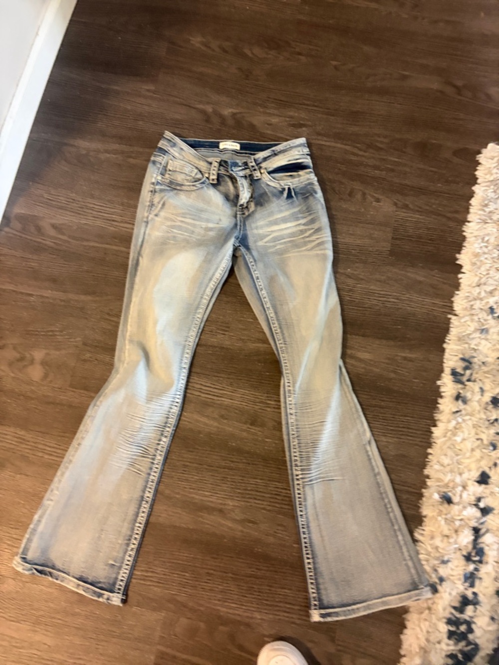 Women’s Light Wash Flared Jeans